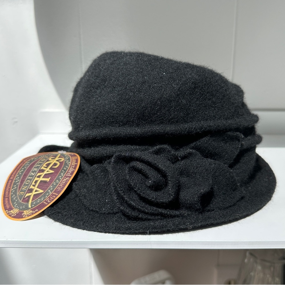 Scala Women’s Sienna Cloche With Flower Black Wool Hat